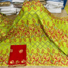 Charger l&#39;image dans la galerie, Bazin riche tissu avec écharpe avec perles cordon dentelle tissu guinée brocart tissu pour mariage LX031408
