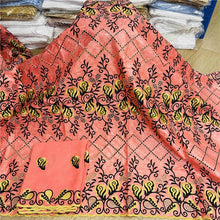 Charger l&#39;image dans la galerie, Bazin riche tissu avec écharpe avec perles cordon dentelle tissu guinée brocart tissu pour mariage LX031408

