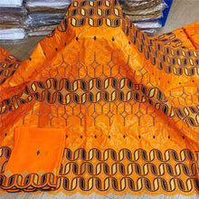 Charger l&#39;image dans la galerie, Bazin riche tissu avec écharpe avec perles cordon dentelle tissu guinée brocart tissu pour mariage LX031408
